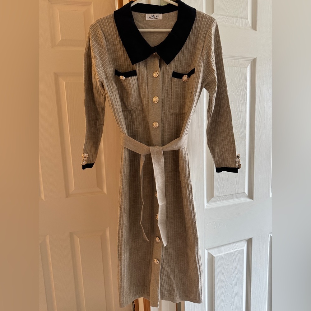 Chic Button-Up Dress with Belt